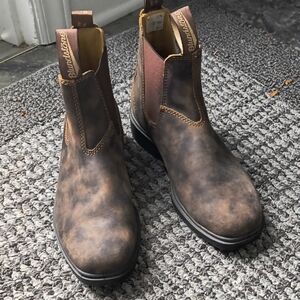 Blundstone Women's Dress Chelsea boots in Rustic Brown, size 9 US/6 AU